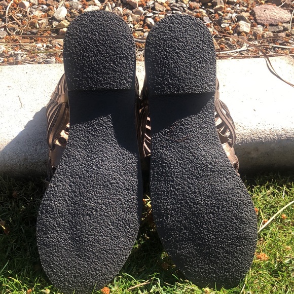 NWOT Tommy Bahama Sandals with back zipper. Nice Bronzy Dark Brown color. Size 8 - Picture 8 of 10